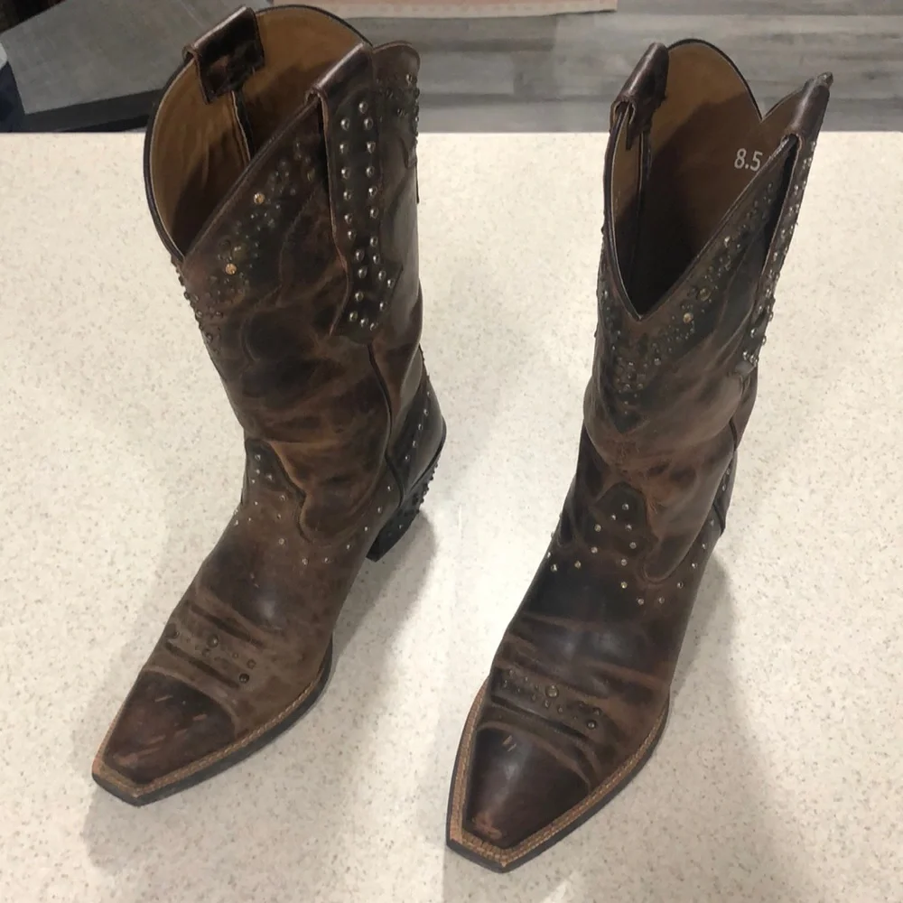 Snip toe Cowgirl Boots - Picture 1 of 7